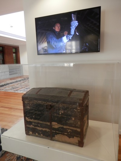 this is THE trunk. The one that the Thuillier glass negatives were discovered in